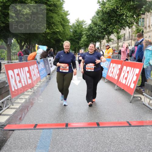 14.06.2026 - REWE Women's Run Strokosch-Dieckow http://msf.ph/oto/9760275 14.06.2026 11:16:46 Ziel 5269, 5636 meine-sportfotos.de