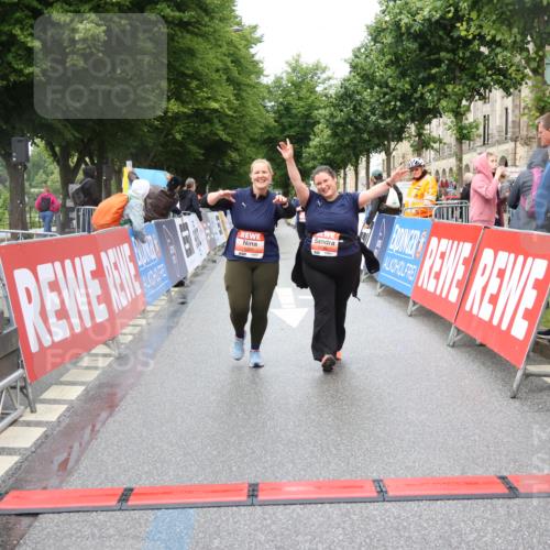 14.06.2026 - REWE Women's Run Strokosch-Dieckow http://msf.ph/oto/9760298 14.06.2026 11:16:45 Ziel 5269, 5636 meine-sportfotos.de