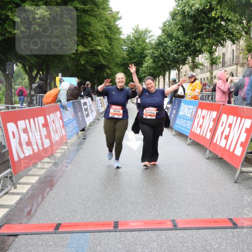14.06.2026 - REWE Women's Run Strokosch-Dieckow http://msf.ph/oto/9760307 14.06.2026 11:16:45 Ziel 5269, 5636 meine-sportfotos.de