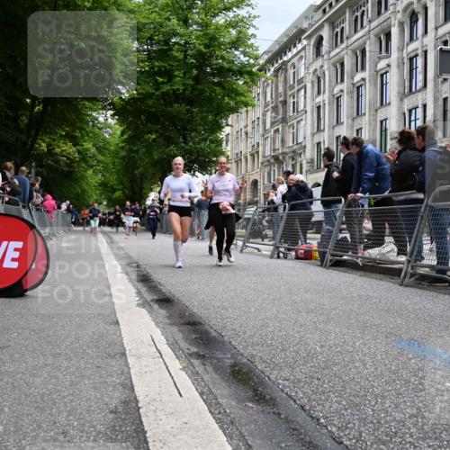 14.06.2026 - REWE Women's Run J. Mangold http://msf.ph/oto/9760312 14.06.2026 11:03:49 Ziel 5017, 6042, 6046, 6047 meine-sportfotos.de