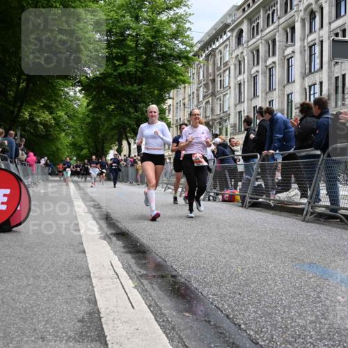 14.06.2026 - REWE Women's Run J. Mangold http://msf.ph/oto/9760319 14.06.2026 11:03:50 Ziel 5017, 5673, 5920, 6046, 6047 meine-sportfotos.de