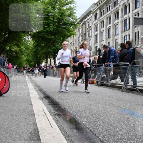 14.06.2026 - REWE Women's Run J. Mangold http://msf.ph/oto/9760320 14.06.2026 11:03:50 Ziel 5017, 5673, 5920, 6046, 6047 meine-sportfotos.de