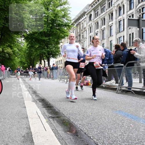 14.06.2026 - REWE Women's Run J. Mangold http://msf.ph/oto/9760325 14.06.2026 11:03:50 Ziel 5017, 5673, 5920, 6046, 6047 meine-sportfotos.de