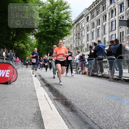 14.06.2026 - REWE Women's Run J. Mangold http://msf.ph/oto/9760378 14.06.2026 11:04:03 Ziel 5203, 5249, 5282, 5289, 5290, 5294, 5344, 5346, 5349, 5350, 5392, 5417, 5471, 5619, 5760, 5984, 5989, 6000, 6050 meine-sportfotos.de