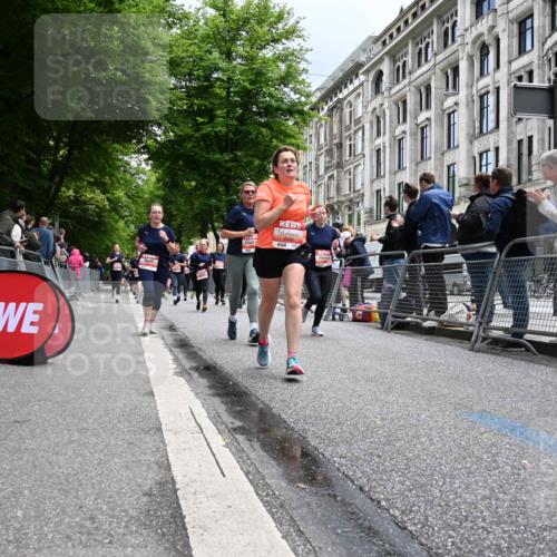 14.06.2026 - REWE Women's Run J. Mangold http://msf.ph/oto/9760380 14.06.2026 11:04:03 Ziel 5203, 5249, 5282, 5289, 5290, 5294, 5344, 5346, 5349, 5350, 5392, 5417, 5471, 5619, 5760, 5984, 5989, 6000, 6050 meine-sportfotos.de