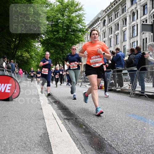 14.06.2026 - REWE Women's Run J. Mangold http://msf.ph/oto/9760384 14.06.2026 11:04:03 Ziel 5203, 5249, 5282, 5289, 5290, 5294, 5344, 5346, 5349, 5350, 5392, 5417, 5471, 5619, 5760, 5984, 5989, 6000, 6050 meine-sportfotos.de
