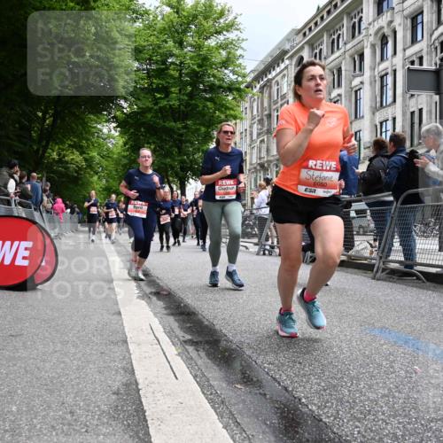 14.06.2026 - REWE Women's Run J. Mangold http://msf.ph/oto/9760386 14.06.2026 11:04:03 Ziel 5203, 5249, 5282, 5289, 5290, 5294, 5344, 5346, 5349, 5350, 5392, 5417, 5471, 5619, 5760, 5984, 5989, 6000, 6050 meine-sportfotos.de