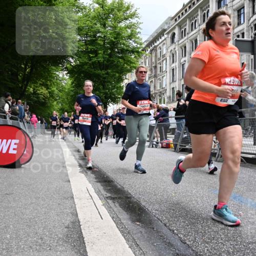 14.06.2026 - REWE Women's Run J. Mangold http://msf.ph/oto/9760389 14.06.2026 11:04:04 Ziel 5203, 5249, 5282, 5289, 5290, 5294, 5344, 5346, 5349, 5350, 5392, 5417, 5471, 5619, 5760, 5863, 5984, 5989, 6000, 6050 meine-sportfotos.de