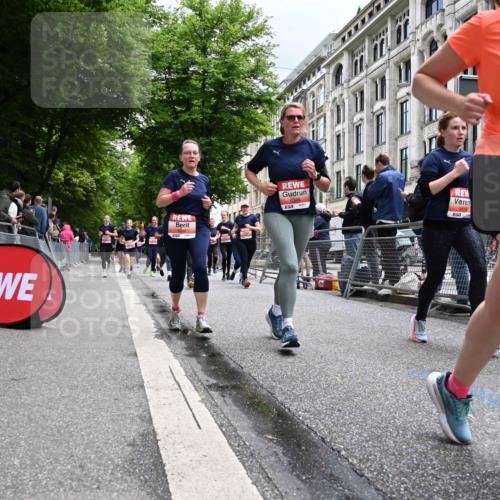 14.06.2026 - REWE Women's Run J. Mangold http://msf.ph/oto/9760391 14.06.2026 11:04:04 Ziel 5203, 5249, 5282, 5289, 5290, 5294, 5344, 5346, 5349, 5350, 5392, 5417, 5471, 5619, 5760, 5863, 5984, 5989, 6000, 6050 meine-sportfotos.de