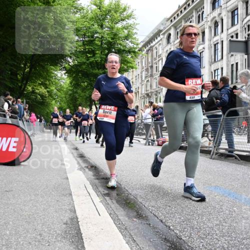 14.06.2026 - REWE Women's Run J. Mangold http://msf.ph/oto/9760395 14.06.2026 11:04:04 Ziel 5203, 5249, 5282, 5289, 5290, 5294, 5344, 5346, 5349, 5350, 5392, 5417, 5471, 5619, 5760, 5863, 5984, 5989, 6000, 6050 meine-sportfotos.de