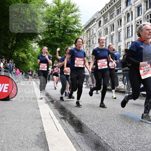 14.06.2026 - REWE Women's Run J. Mangold http://msf.ph/oto/9760415 14.06.2026 11:04:07 Ziel 5044, 5045, 5183, 5203, 5212, 5249, 5282, 5289, 5290, 5294, 5346, 5349, 5350, 5392, 5417, 5471, 5619, 5633, 5760, 5826, 5863, 5889, 5984, 6050 meine-sportfotos.de