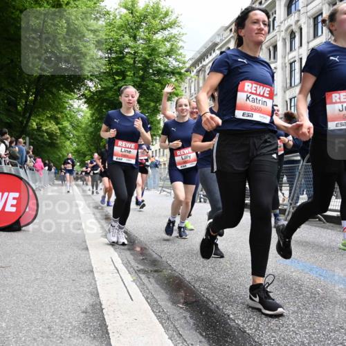 14.06.2026 - REWE Women's Run J. Mangold http://msf.ph/oto/9760421 14.06.2026 11:04:08 Ziel 5044, 5045, 5183, 5203, 5212, 5249, 5282, 5289, 5290, 5294, 5346, 5349, 5350, 5392, 5417, 5471, 5619, 5633, 5760, 5826, 5863, 5889, 5984 meine-sportfotos.de