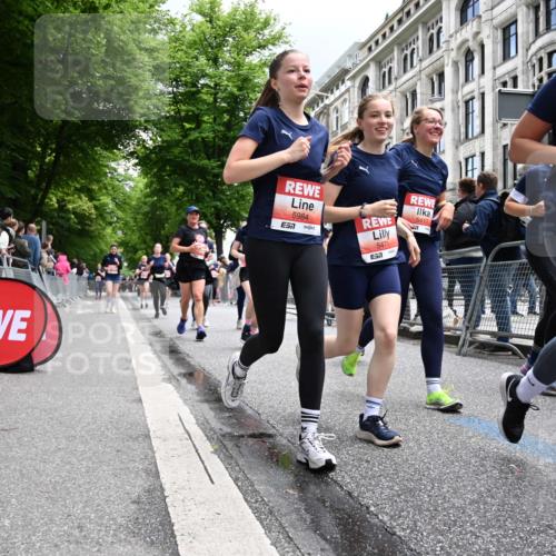 14.06.2026 - REWE Women's Run J. Mangold http://msf.ph/oto/9760426 14.06.2026 11:04:09 Ziel 5044, 5045, 5183, 5203, 5212, 5238, 5282, 5289, 5290, 5294, 5349, 5350, 5392, 5417, 5471, 5474, 5633, 5760, 5826, 5863, 5889, 5984 meine-sportfotos.de