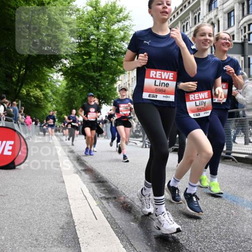 14.06.2026 - REWE Women's Run J. Mangold http://msf.ph/oto/9760428 14.06.2026 11:04:09 Ziel 5044, 5045, 5183, 5203, 5212, 5238, 5282, 5289, 5290, 5294, 5349, 5350, 5392, 5417, 5471, 5474, 5633, 5760, 5826, 5863, 5889, 5984 meine-sportfotos.de