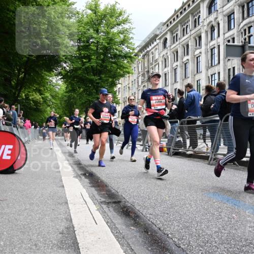 14.06.2026 - REWE Women's Run J. Mangold http://msf.ph/oto/9760432 14.06.2026 11:04:09 Ziel 5044, 5045, 5183, 5203, 5212, 5238, 5282, 5289, 5290, 5294, 5349, 5350, 5392, 5417, 5471, 5474, 5633, 5760, 5826, 5863, 5889, 5984 meine-sportfotos.de