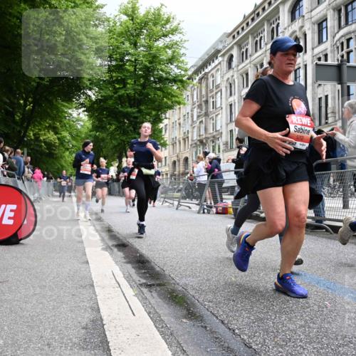 14.06.2026 - REWE Women's Run J. Mangold http://msf.ph/oto/9760447 14.06.2026 11:04:11 Ziel 5044, 5045, 5183, 5203, 5212, 5238, 5272, 5282, 5289, 5290, 5294, 5349, 5350, 5392, 5417, 5471, 5474, 5611, 5633, 5760, 5826, 5863, 5889, 5934, 5984 meine-sportfotos.de