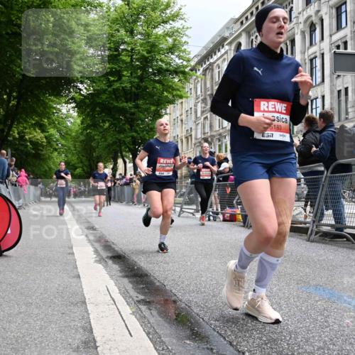 14.06.2026 - REWE Women's Run J. Mangold http://msf.ph/oto/9760468 14.06.2026 11:04:13 Ziel 5044, 5045, 5183, 5212, 5238, 5272, 5294, 5417, 5474, 5611, 5633, 5826, 5863, 5889, 5934 meine-sportfotos.de