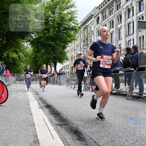 14.06.2026 - REWE Women's Run J. Mangold http://msf.ph/oto/9760474 14.06.2026 11:04:14 Ziel 5044, 5045, 5183, 5212, 5238, 5272, 5474, 5522, 5611, 5633, 5826, 5863, 5889, 5934 meine-sportfotos.de