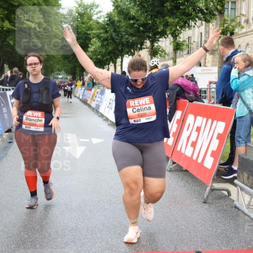 14.06.2026 - REWE Women's Run Strokosch-Dieckow http://msf.ph/oto/9760481 14.06.2026 11:16:17 Ziel 5150, 5305, 5335 meine-sportfotos.de