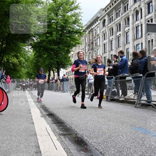 14.06.2026 - REWE Women's Run J. Mangold http://msf.ph/oto/9760527 14.06.2026 11:04:20 Ziel 5188, 5272, 5513, 5522, 5523, 5611, 5934 meine-sportfotos.de