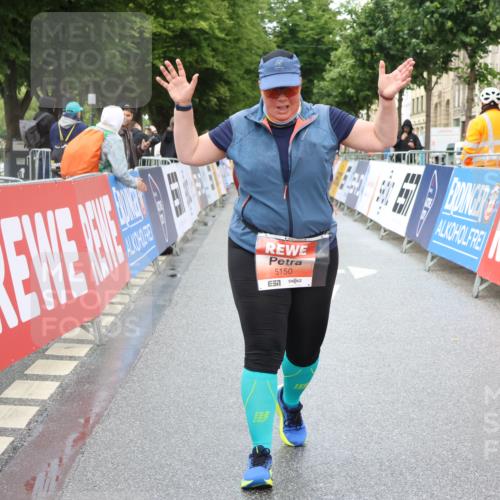 14.06.2026 - REWE Women's Run Strokosch-Dieckow http://msf.ph/oto/9760533 14.06.2026 11:16:10 Ziel 5150 meine-sportfotos.de