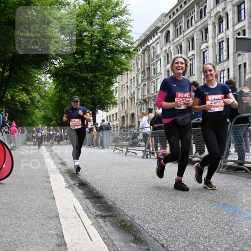 14.06.2026 - REWE Women's Run J. Mangold http://msf.ph/oto/9760535 14.06.2026 11:04:20 Ziel 5188, 5272, 5513, 5522, 5523, 5611, 5934 meine-sportfotos.de