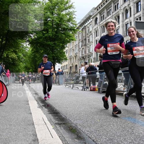 14.06.2026 - REWE Women's Run J. Mangold http://msf.ph/oto/9760537 14.06.2026 11:04:21 Ziel 5188, 5272, 5513, 5522, 5523 meine-sportfotos.de