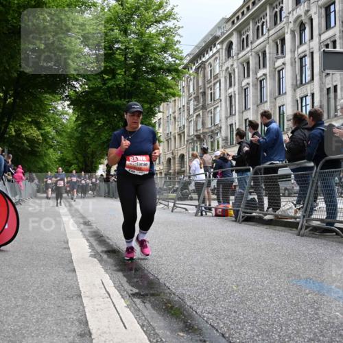 14.06.2026 - REWE Women's Run J. Mangold http://msf.ph/oto/9760544 14.06.2026 11:04:21 Ziel 5188, 5272, 5513, 5522, 5523 meine-sportfotos.de