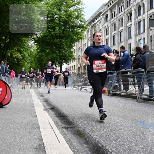 14.06.2026 - REWE Women's Run J. Mangold http://msf.ph/oto/9760566 14.06.2026 11:04:26 Ziel 5185, 5188, 5273, 5298, 5408, 5513, 5545, 5573, 5639, 5725, 5797, 5819, 5963, 6058 meine-sportfotos.de