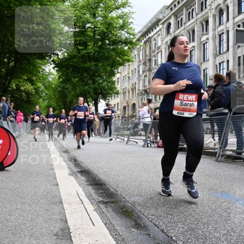 14.06.2026 - REWE Women's Run J. Mangold http://msf.ph/oto/9760568 14.06.2026 11:04:26 Ziel 5185, 5188, 5273, 5298, 5408, 5513, 5545, 5573, 5639, 5725, 5797, 5819, 5963, 6058 meine-sportfotos.de