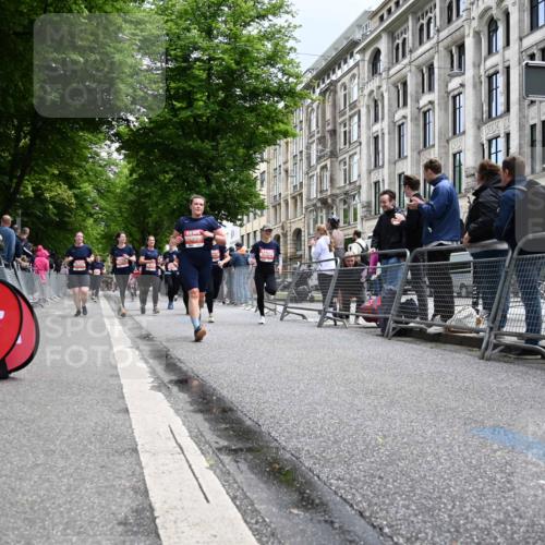14.06.2026 - REWE Women's Run J. Mangold http://msf.ph/oto/9760572 14.06.2026 11:04:27 Ziel 5185, 5273, 5298, 5408, 5513, 5545, 5573, 5639, 5725, 5797, 5810, 5819, 5963, 6058 meine-sportfotos.de