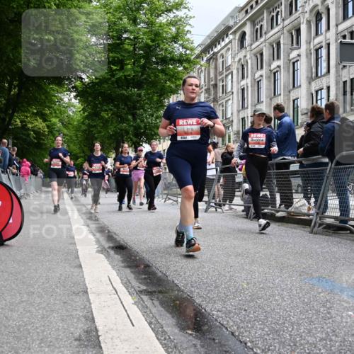 14.06.2026 - REWE Women's Run J. Mangold http://msf.ph/oto/9760590 14.06.2026 11:04:28 Ziel 5185, 5273, 5298, 5408, 5452, 5513, 5545, 5573, 5639, 5667, 5668, 5725, 5797, 5810, 5811, 5819, 5963, 6058 meine-sportfotos.de