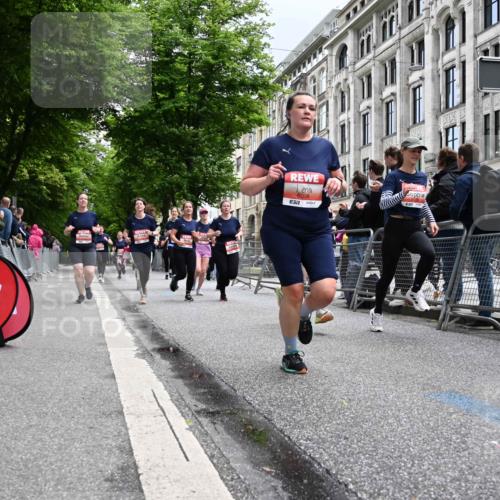 14.06.2026 - REWE Women's Run J. Mangold http://msf.ph/oto/9760592 14.06.2026 11:04:28 Ziel 5185, 5273, 5298, 5408, 5452, 5513, 5545, 5573, 5639, 5667, 5668, 5725, 5797, 5810, 5811, 5819, 5963, 6058 meine-sportfotos.de