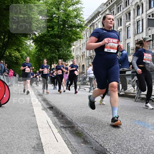 14.06.2026 - REWE Women's Run J. Mangold http://msf.ph/oto/9760594 14.06.2026 11:04:28 Ziel 5185, 5273, 5298, 5408, 5452, 5513, 5545, 5573, 5639, 5667, 5668, 5725, 5797, 5810, 5811, 5819, 5963, 6058 meine-sportfotos.de