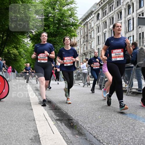 14.06.2026 - REWE Women's Run J. Mangold http://msf.ph/oto/9760616 14.06.2026 11:04:30 Ziel 5185, 5273, 5298, 5408, 5452, 5545, 5573, 5615, 5639, 5667, 5668, 5725, 5797, 5810, 5811, 5819, 5963, 6058 meine-sportfotos.de