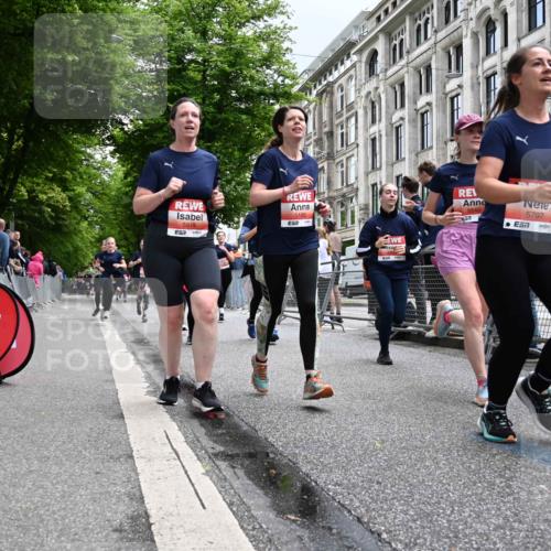 14.06.2026 - REWE Women's Run J. Mangold http://msf.ph/oto/9760618 14.06.2026 11:04:31 Ziel 5185, 5273, 5298, 5408, 5452, 5545, 5573, 5615, 5639, 5667, 5668, 5725, 5797, 5810, 5811, 5819, 5963, 6058 meine-sportfotos.de