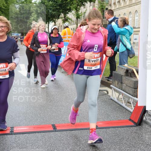 14.06.2026 - REWE Women's Run Strokosch-Dieckow http://msf.ph/oto/9760639 14.06.2026 11:15:51 Ziel 5008, 5010, 5011, 5012, 5013, 5184, 5497, 5768, 5862 meine-sportfotos.de