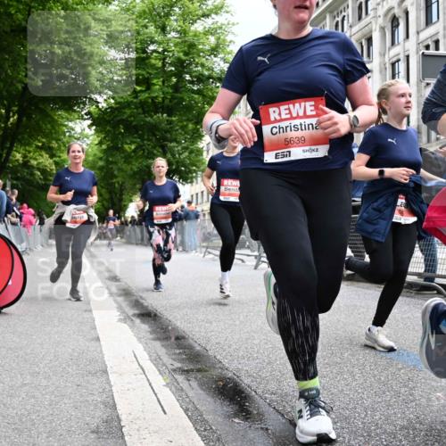 14.06.2026 - REWE Women's Run J. Mangold http://msf.ph/oto/9760644 14.06.2026 11:04:33 Ziel 5185, 5298, 5446, 5452, 5545, 5573, 5615, 5639, 5667, 5668, 5725, 5797, 5810, 5811, 5819, 5963 meine-sportfotos.de