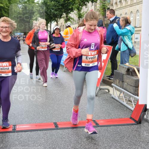 14.06.2026 - REWE Women's Run Strokosch-Dieckow http://msf.ph/oto/9760647 14.06.2026 11:15:51 Ziel 5008, 5010, 5011, 5012, 5013, 5184, 5497, 5768, 5862 meine-sportfotos.de