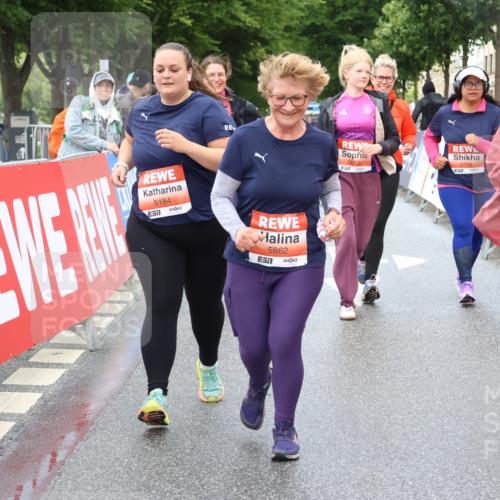 14.06.2026 - REWE Women's Run Strokosch-Dieckow http://msf.ph/oto/9760656 14.06.2026 11:15:50 Ziel 5008, 5010, 5011, 5012, 5013, 5184, 5497, 5768, 5862 meine-sportfotos.de