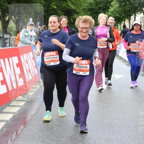 14.06.2026 - REWE Women's Run Strokosch-Dieckow http://msf.ph/oto/9760665 14.06.2026 11:15:50 Ziel 5008, 5010, 5011, 5012, 5013, 5184, 5497, 5768, 5862 meine-sportfotos.de