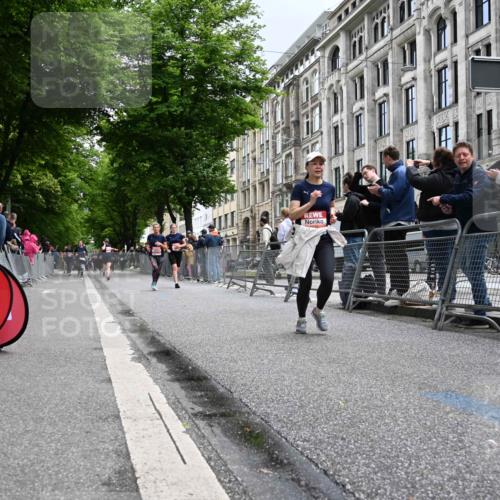 14.06.2026 - REWE Women's Run J. Mangold http://msf.ph/oto/9760670 14.06.2026 11:04:36 Ziel 5020, 5446, 5452, 5573, 5615, 5639, 5667, 5668, 5725, 5810, 5811, 6038 meine-sportfotos.de