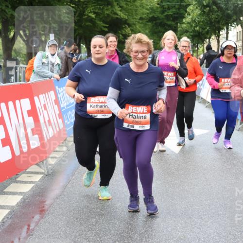 14.06.2026 - REWE Women's Run Strokosch-Dieckow http://msf.ph/oto/9760681 14.06.2026 11:15:50 Ziel 5008, 5010, 5011, 5012, 5013, 5184, 5497, 5768, 5862 meine-sportfotos.de