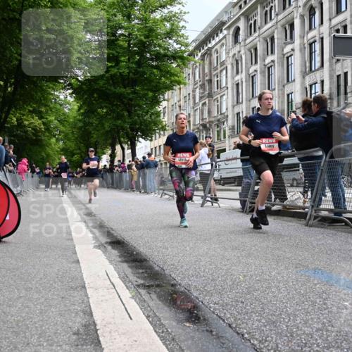 14.06.2026 - REWE Women's Run J. Mangold http://msf.ph/oto/9760689 14.06.2026 11:04:39 Ziel 5020, 5446, 5615, 5687, 6038 meine-sportfotos.de