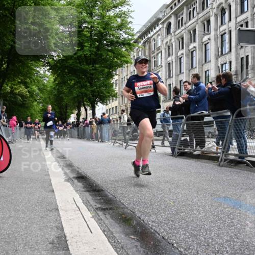 14.06.2026 - REWE Women's Run J. Mangold http://msf.ph/oto/9760707 14.06.2026 11:04:42 Ziel 5020, 5199, 5420, 5446, 5687, 6038 meine-sportfotos.de