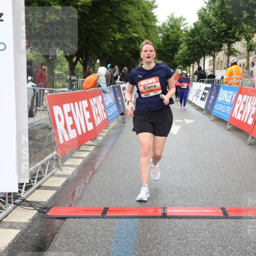 14.06.2026 - REWE Women's Run Strokosch-Dieckow http://msf.ph/oto/9760733 14.06.2026 11:15:45 Ziel 5497 meine-sportfotos.de