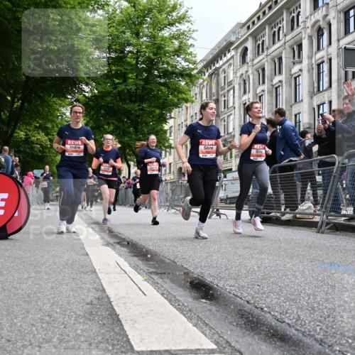 14.06.2026 - REWE Women's Run J. Mangold http://msf.ph/oto/9760742 14.06.2026 11:04:48 Ziel 5199, 5208, 5357, 5389, 5420, 5444, 5531, 5687, 5743, 5744, 5745, 5754 meine-sportfotos.de