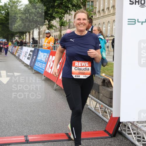 14.06.2026 - REWE Women's Run Strokosch-Dieckow http://msf.ph/oto/9760757 14.06.2026 11:15:36 Ziel 5422, 5870 meine-sportfotos.de