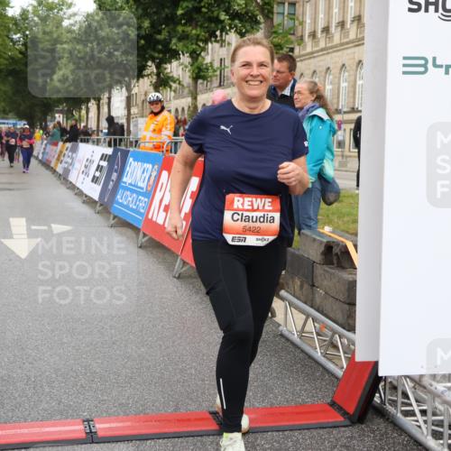 14.06.2026 - REWE Women's Run Strokosch-Dieckow http://msf.ph/oto/9760764 14.06.2026 11:15:36 Ziel 5422, 5870 meine-sportfotos.de