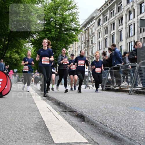 14.06.2026 - REWE Women's Run J. Mangold http://msf.ph/oto/9760777 14.06.2026 11:04:53 Ziel 5208, 5230, 5357, 5370, 5389, 5444, 5531, 5568, 5743, 5744, 5745, 5747, 5754, 6028 meine-sportfotos.de